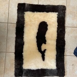 Vintage Faroe woolSheepskin Wall Hanging Rug whale Design 32x21.5” Pelt Art